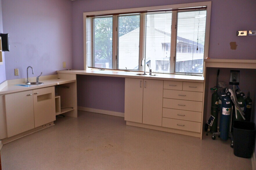 More Photos Of 1108 E Chocolate Ave, Hershey Medical For Sale