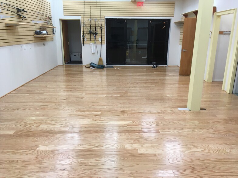 More Photos Of 377 Woodcleft Ave, Freeport Storefront Retail Residential For Sale