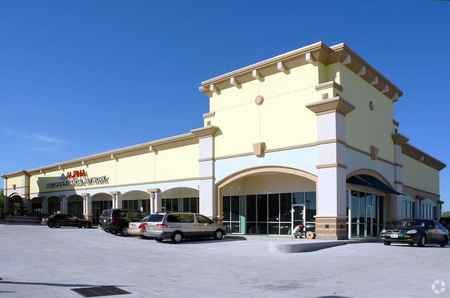 More Photos Of 10925 Beechnut St, Houston Unknown For Lease