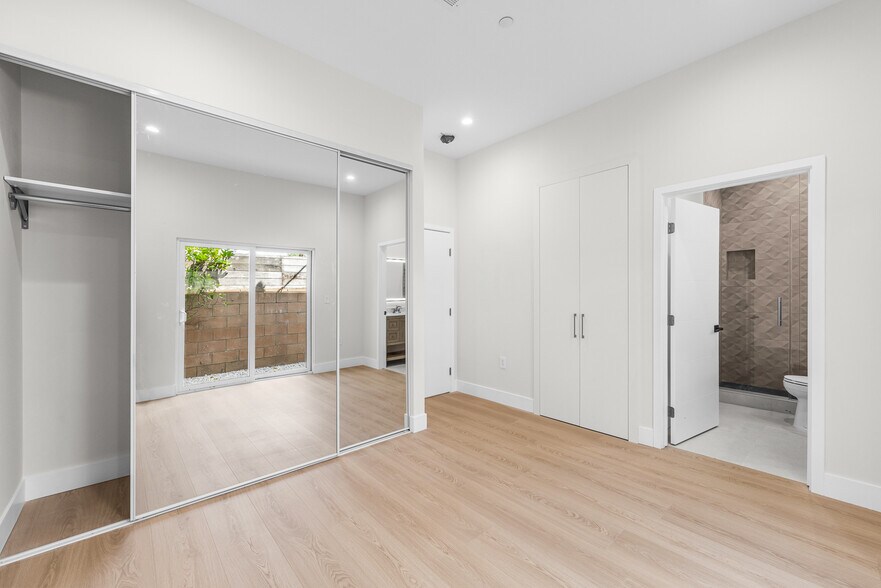 More Photos Of 5131 Don Pio Dr, Woodland Hills Multifamily For Sale