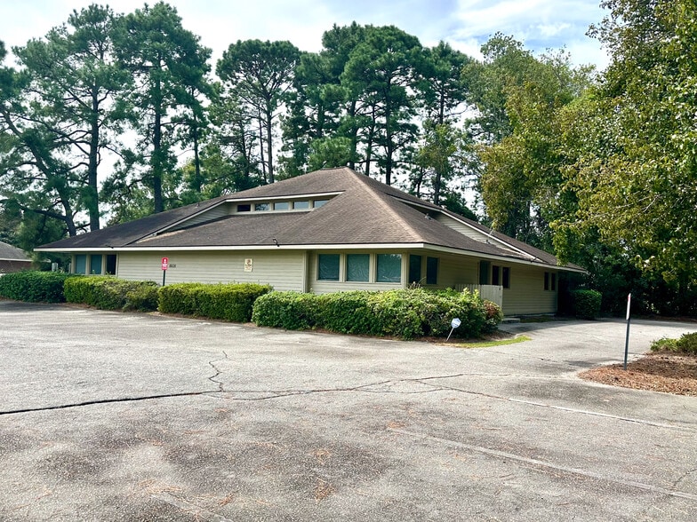 Primary Photo Of 8028 Myrtle Trace Dr, Conway Medical For Lease