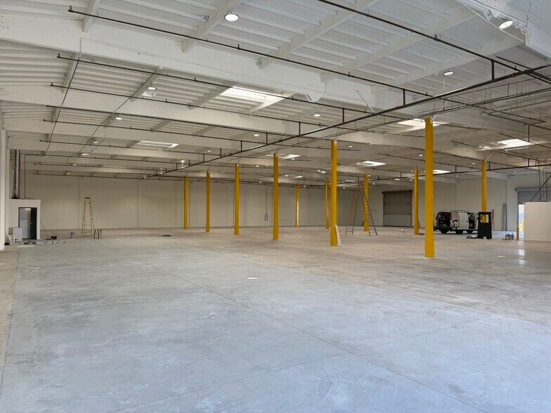 More Photos Of 1010 N Grove St, Anaheim Warehouse For Lease