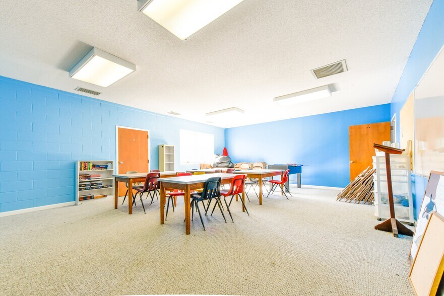 More Photos Of 3901 Raeford Rd, Fayetteville Religious Facility For Lease