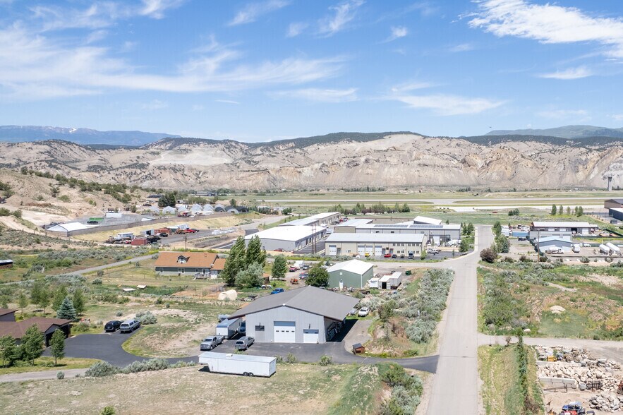 More Photos Of 707 Plane St, Gypsum Warehouse For Lease