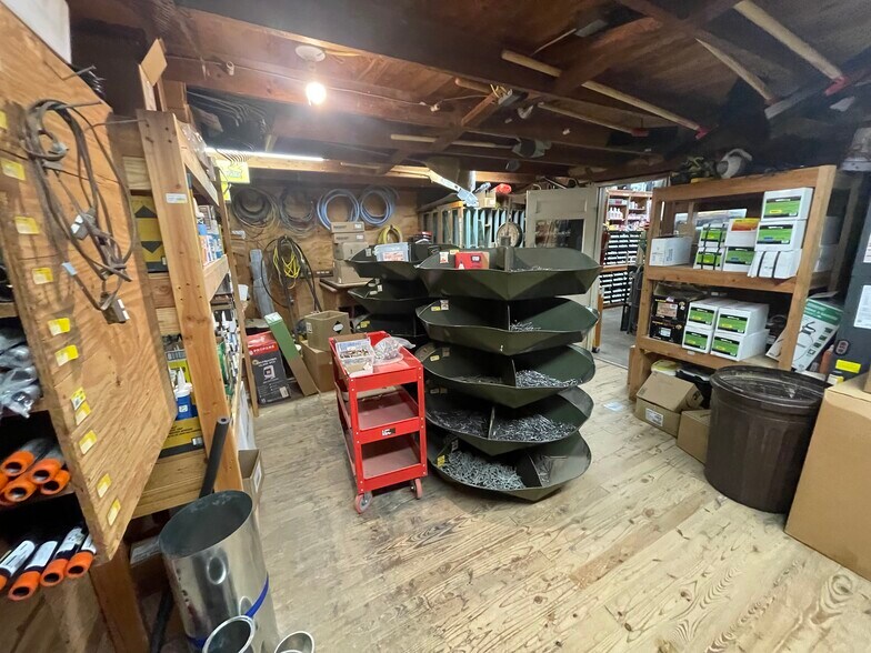 More Photos Of 626 Hunter Ave, Boswell Flex For Sale