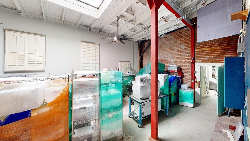 More Photos Of 1301-1303 Pomona St, Crockett Freestanding For Sale