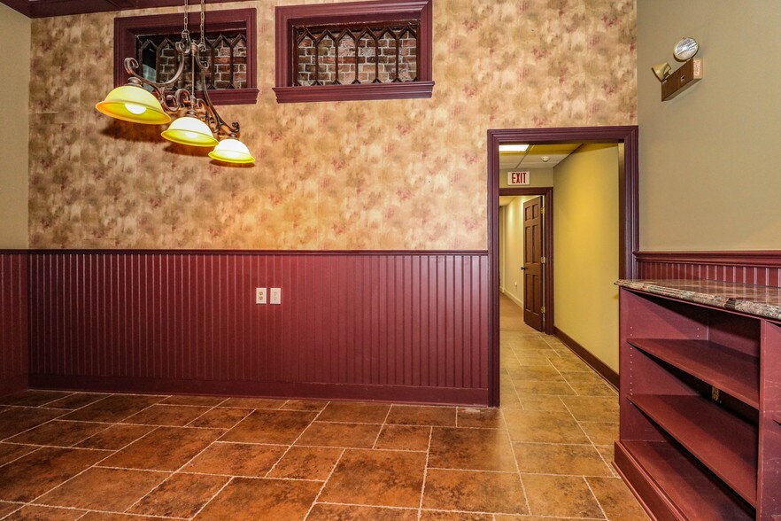 More Photos Of 240 US Highway 206, Flanders Restaurant For Lease