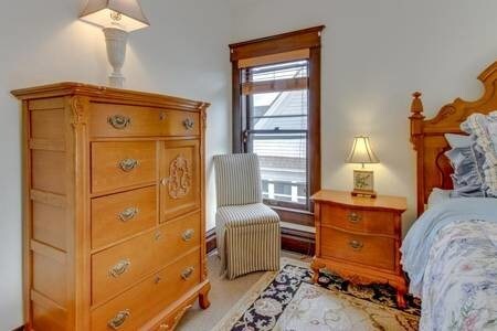 More Photos Of 707 NE 5th St, McMinnville Office For Sale