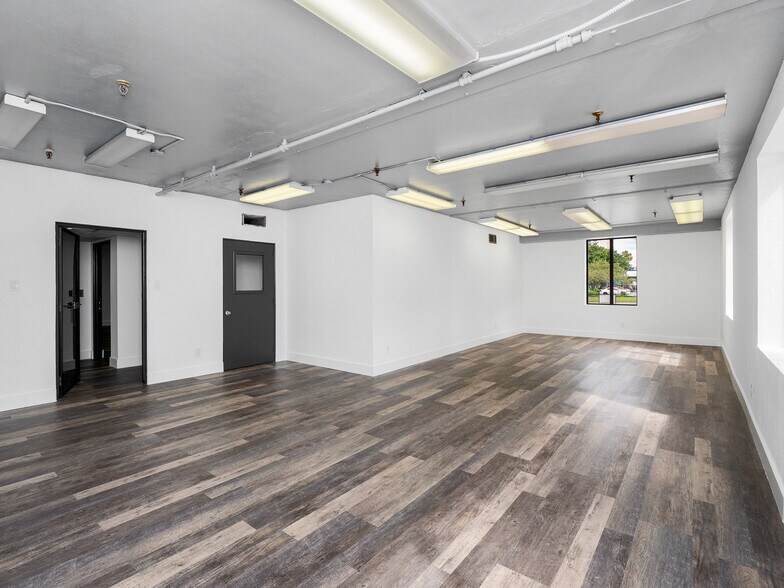More Photos Of 245 E Adams St, Jacksonville Loft Creative Space For Lease