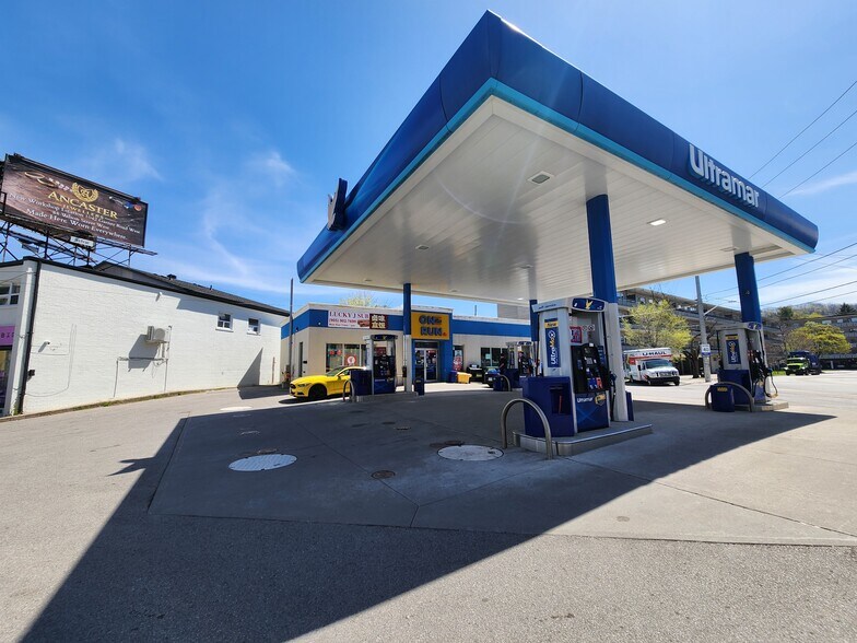 More Photos Of 1837 Main St W, Hamilton Service Station For Sale