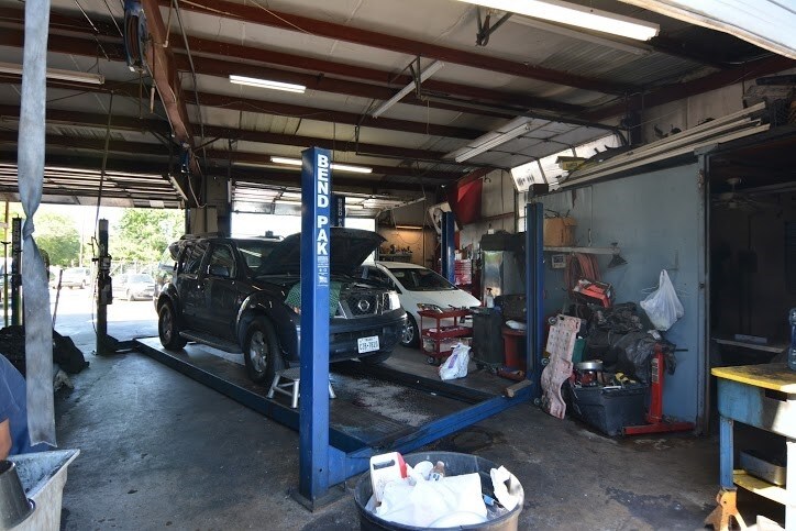 More Photos Of 8921 Daffodil Ave, Houston Auto Repair For Sale