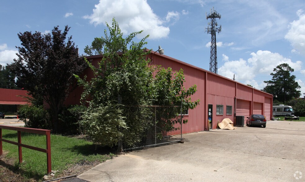 More Photos Of 15118 Mintz Ln, Houston Freestanding For Lease