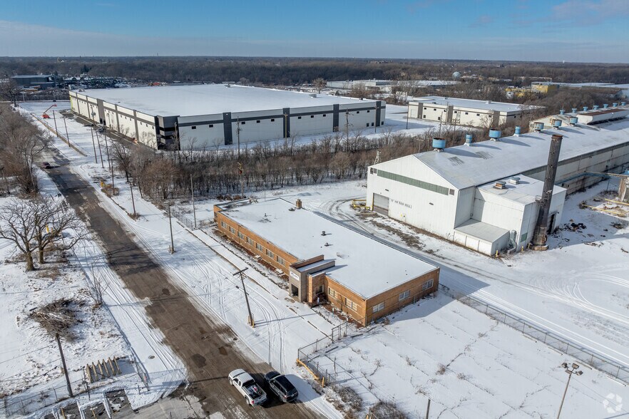 Primary Photo Of 317 E 11th St, Chicago Heights Manufacturing For Sale