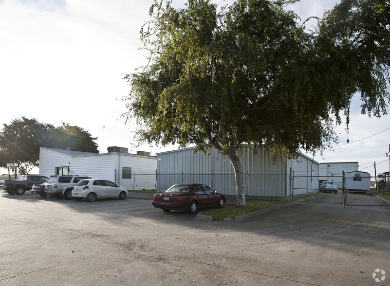 More Photos Of 1733 N Padre Island Dr, Corpus Christi Research And Development For Lease