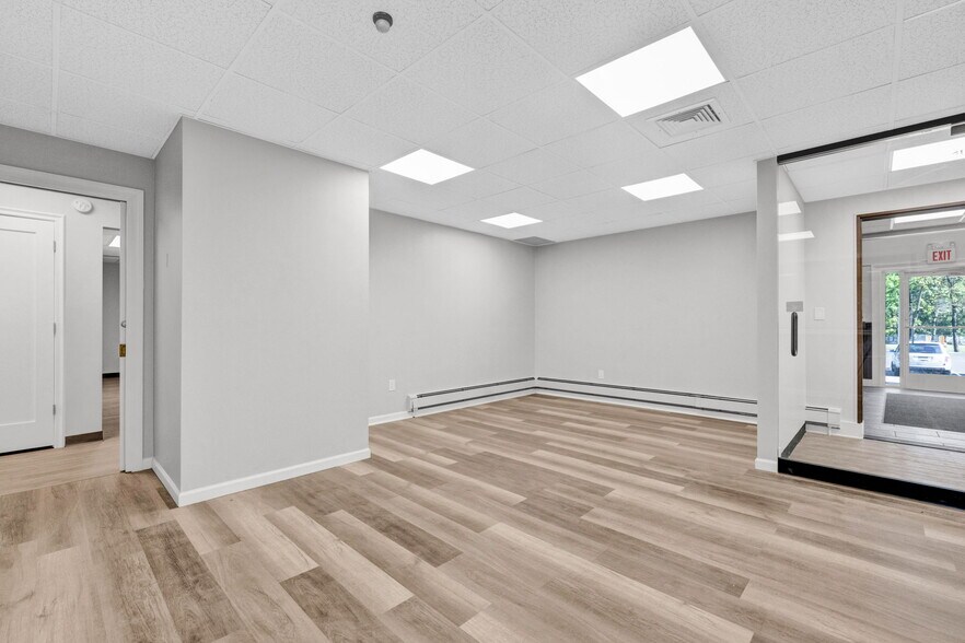 More Photos Of 215 Old Tappan Rd, Old Tappan Medical For Lease