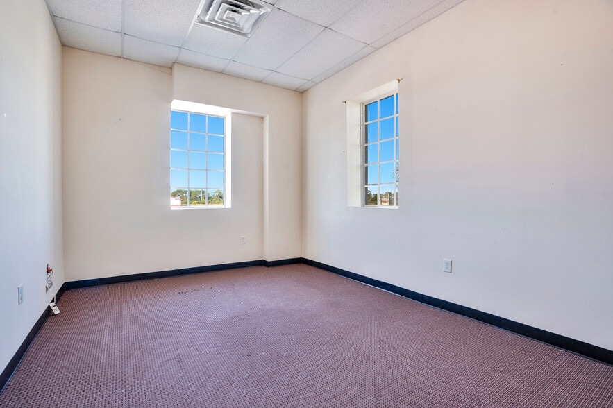 More Photos Of 500 Friday Rd, Cocoa Sports And Entertainment For Sale