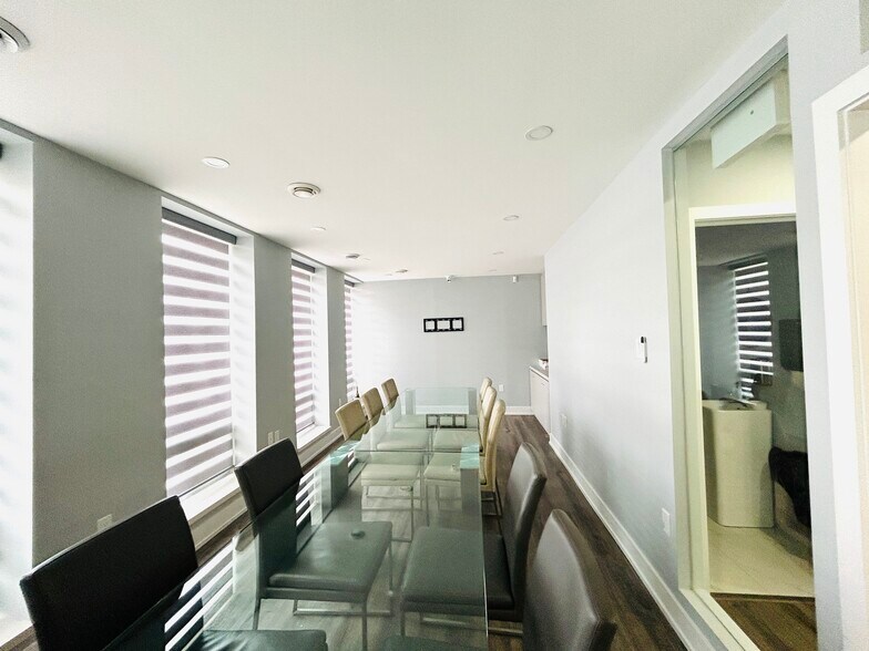 More Photos Of 87-89 Glen Cameron Rd, Markham Manufacturing For Sale