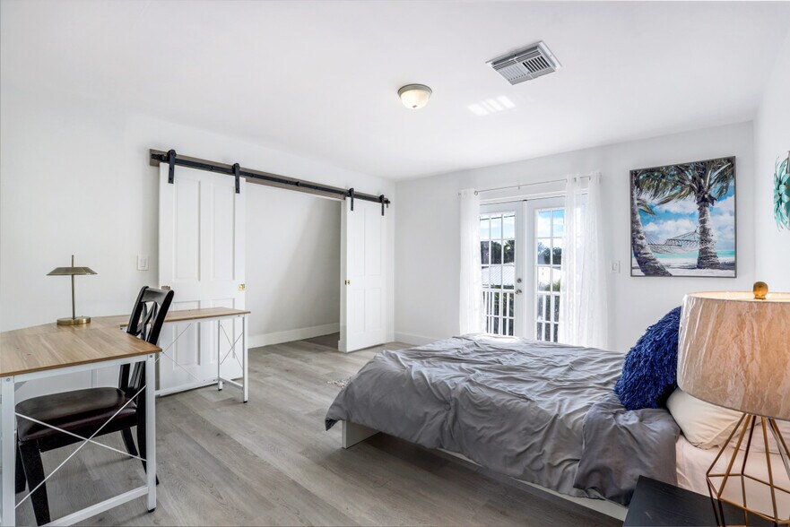 More Photos Of 778 100th Ave N, Naples Specialty For Sale