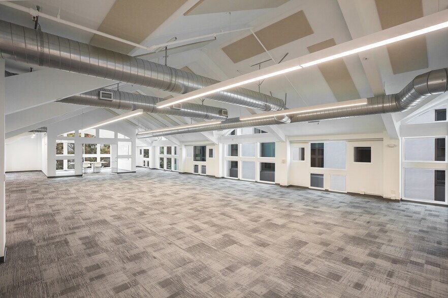 More Photos Of 555 Hamilton Ave, Palo Alto Office For Sale