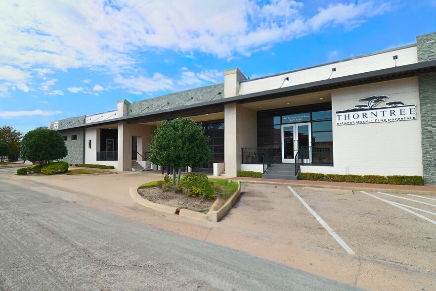 More Photos Of 183 Cole St, Dallas Showroom For Lease