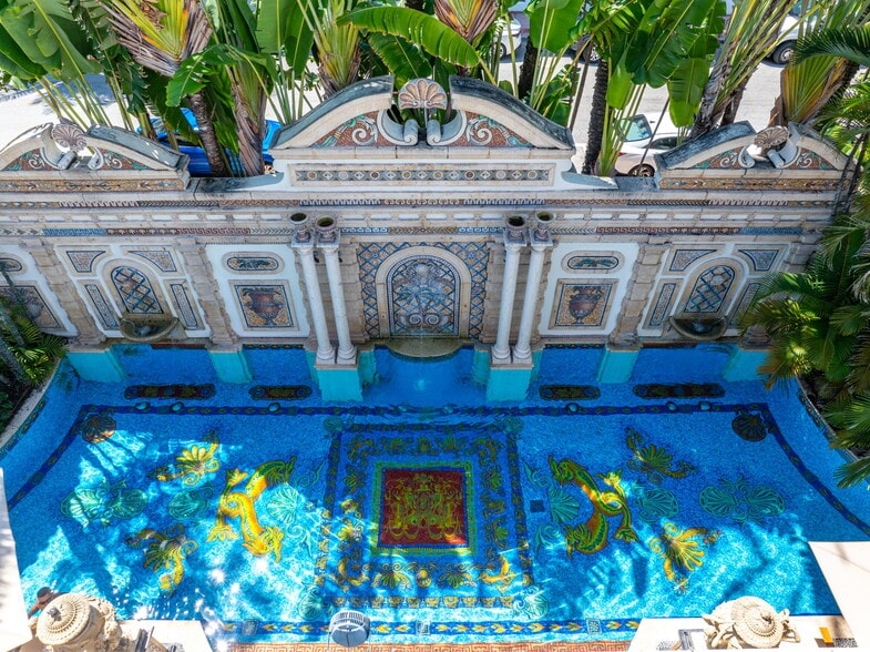 More Photos Of 124 11th St, Miami Beach Hotel For Sale