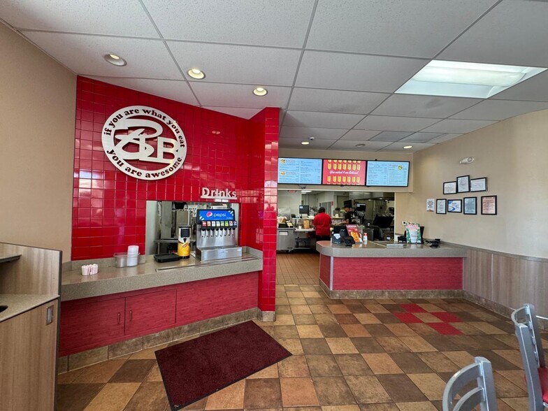 More Photos Of 7122 Gateway Blvd E, El Paso Restaurant For Lease