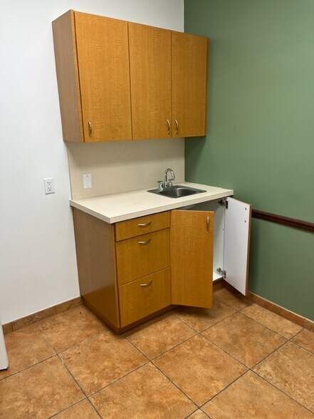 More Photos Of 6435-6471 W Commercial Blvd, Tamarac Medical For Lease