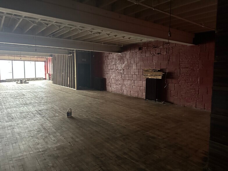 More Photos Of 976 Broadway, Buffalo Storefront For Lease