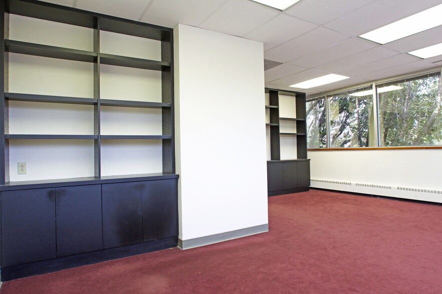 More Photos Of 11500 Olive Blvd, Creve Coeur Office For Lease