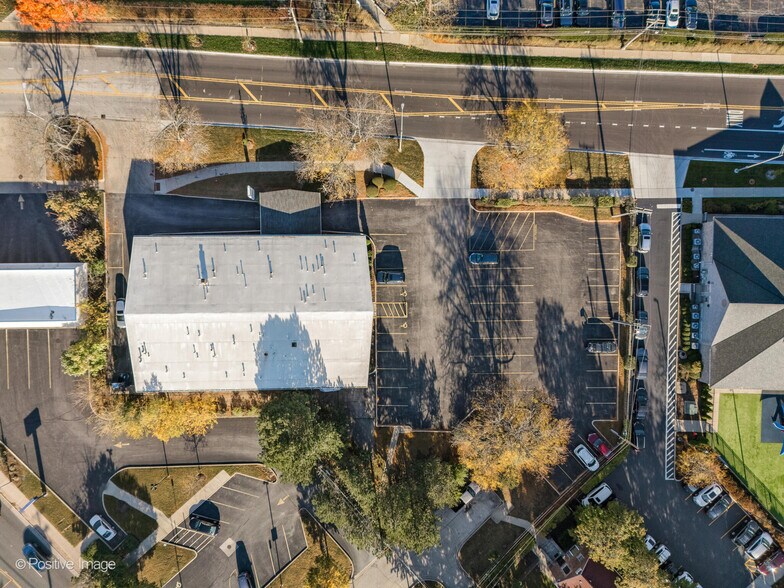 More Photos Of 9631 Gross Point Rd, Skokie Medical For Sale