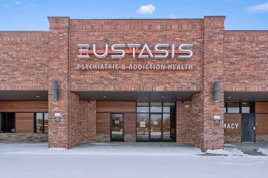 More Photos Of 5540-5550 N Farmer Branch Rd, Ozark General Retail For Sale