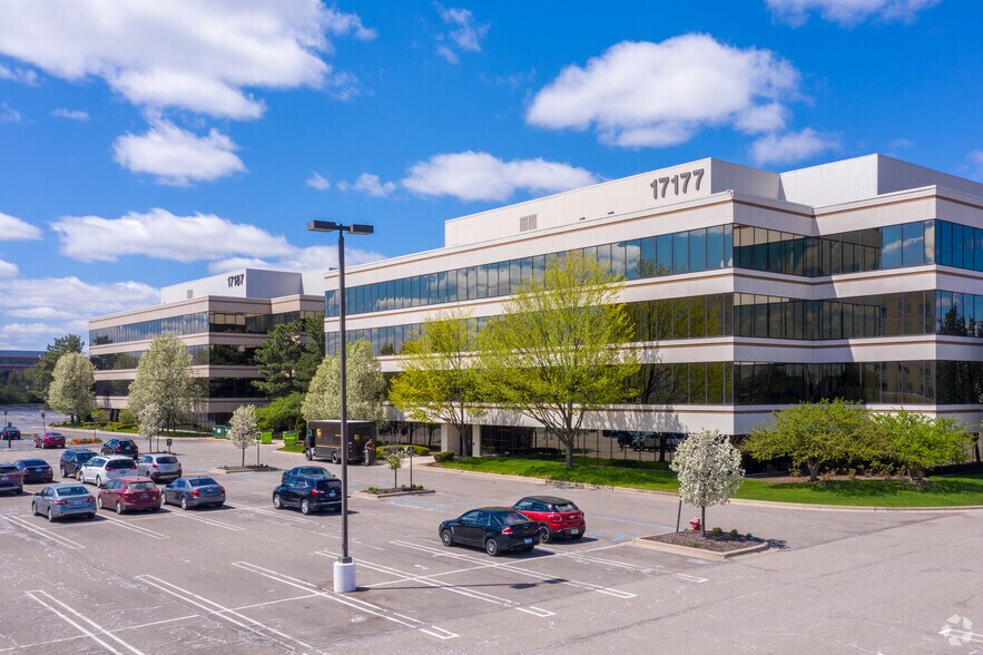 More Photos Of 17177 N Laurel Park Dr, Livonia Office For Lease