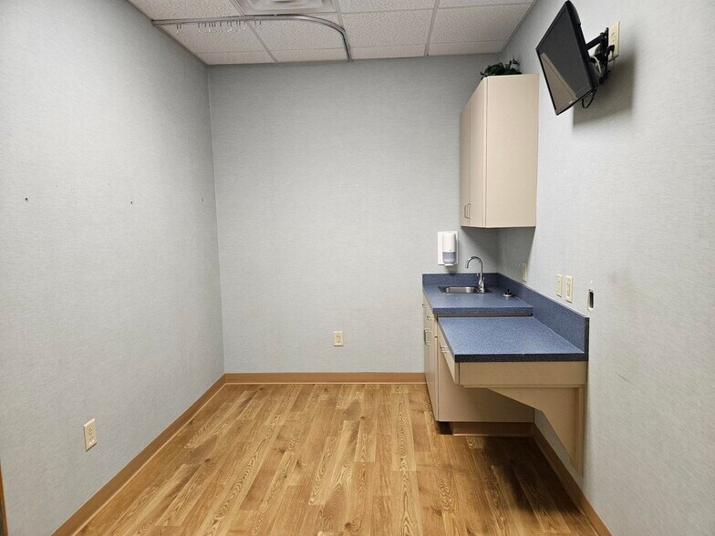 More Photos Of 2459 Emerald Pl, Greenville Medical For Sale