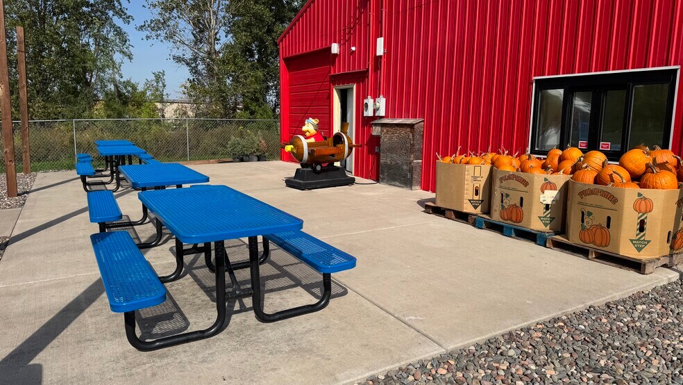 More Photos Of 215 Opportunity Blvd N, Cambridge Service For Sale