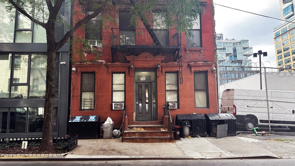 More Photos Of 544 W 49th St, New York Apartments For Sale