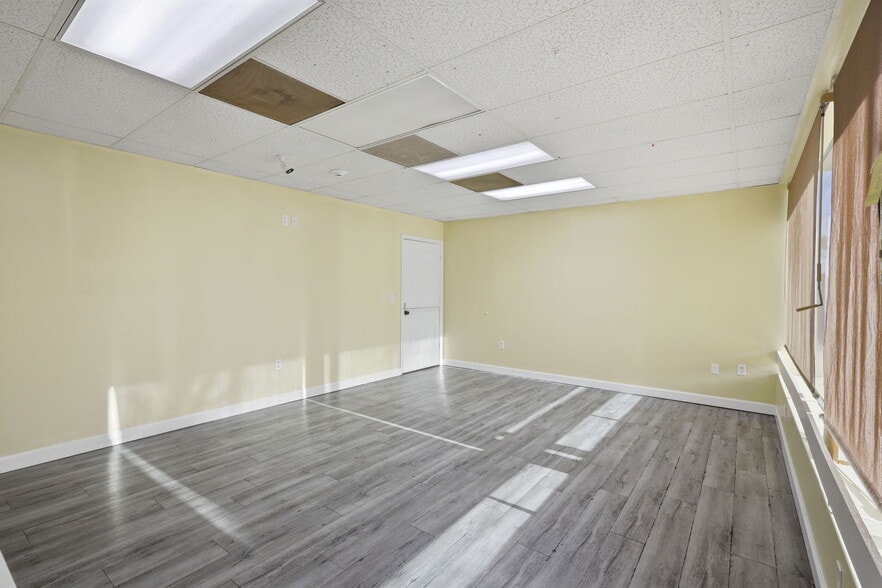 More Photos Of 346 N Volusia Ave, Orange City Office For Lease