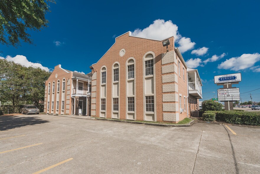 More Photos Of 2002 20th St, Kenner Office For Sale