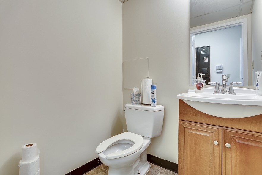 More Photos Of 7231-7243 Hanover Pky, Greenbelt Office For Lease
