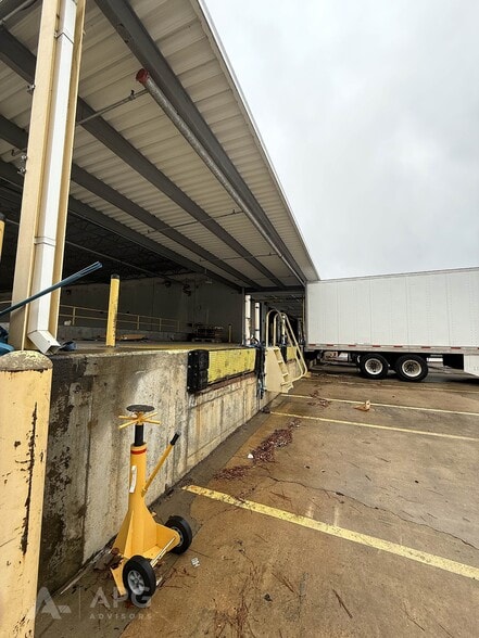 More Photos Of 2700 Yonkers Rd, Raleigh Warehouse For Lease