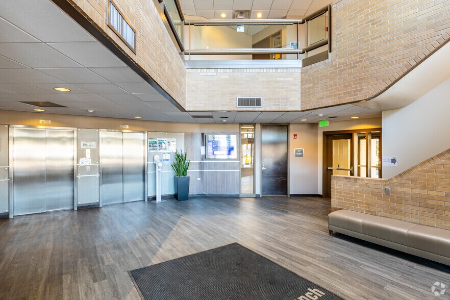 More Photos Of 206 W County Line Rd, Highlands Ranch Medical For Lease