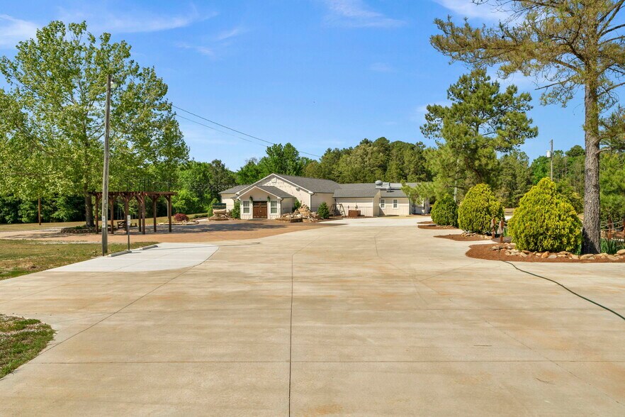 More Photos Of 6815 Shiloh Unity Rd, Lancaster Specialty For Sale