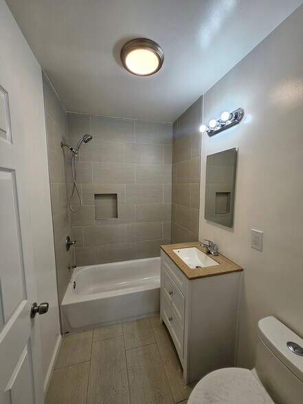 More Photos Of 2815 Southwest Dr, Los Angeles Industrial For Sale