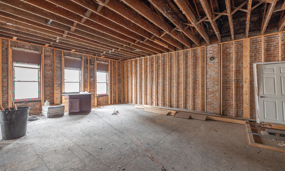 More Photos Of 717 N Pine St, Rolla Restaurant For Sale