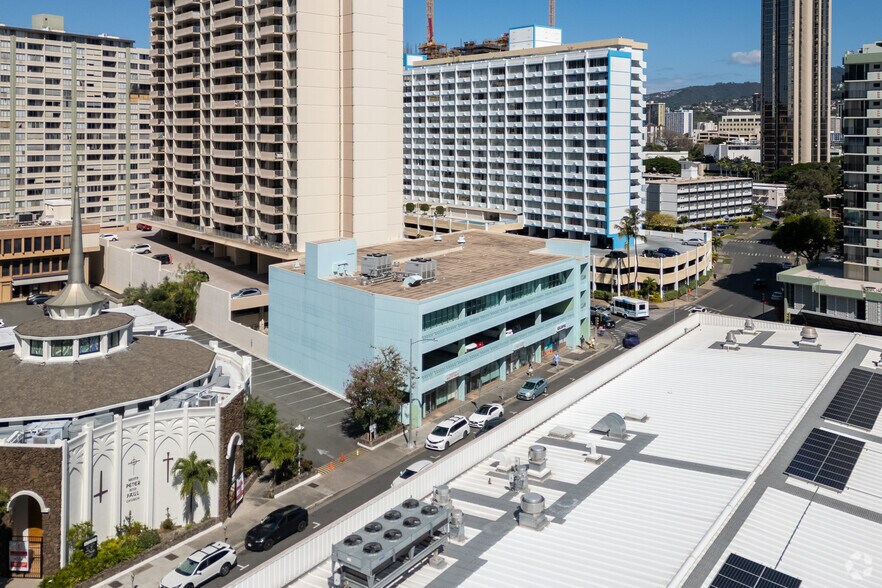 More Photos Of 826 Kaheka St, Honolulu Office For Lease