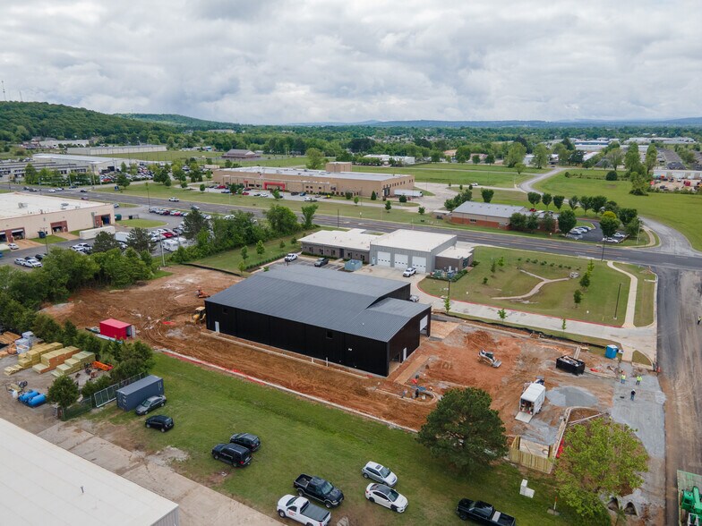 More Photos Of 595 Kawneer dr, Springdale Warehouse For Sale