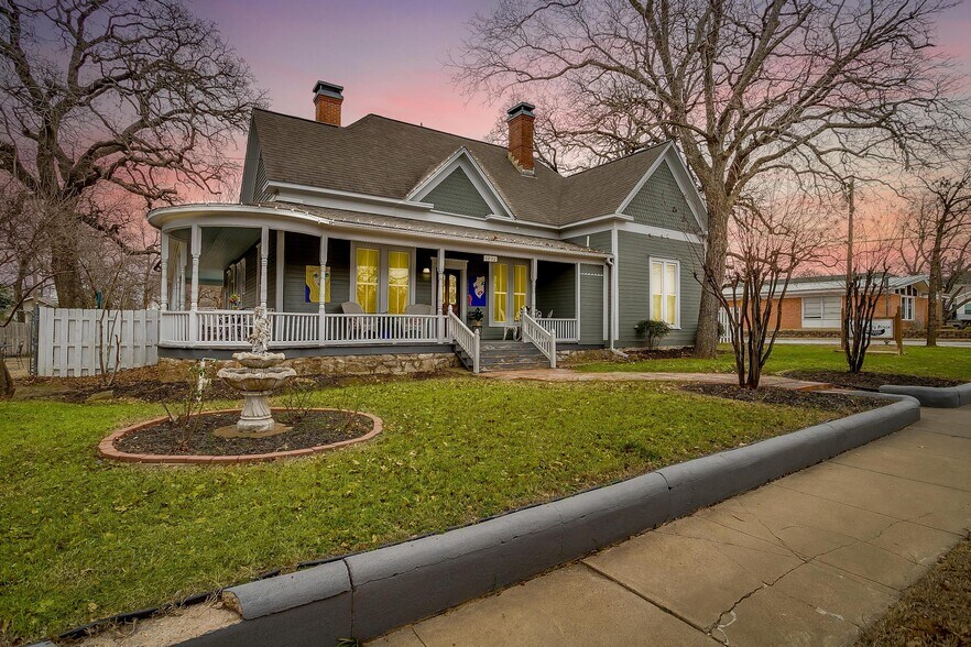 More Photos Of 1092 W Tarleton St, Stephenville Hospitality For Sale
