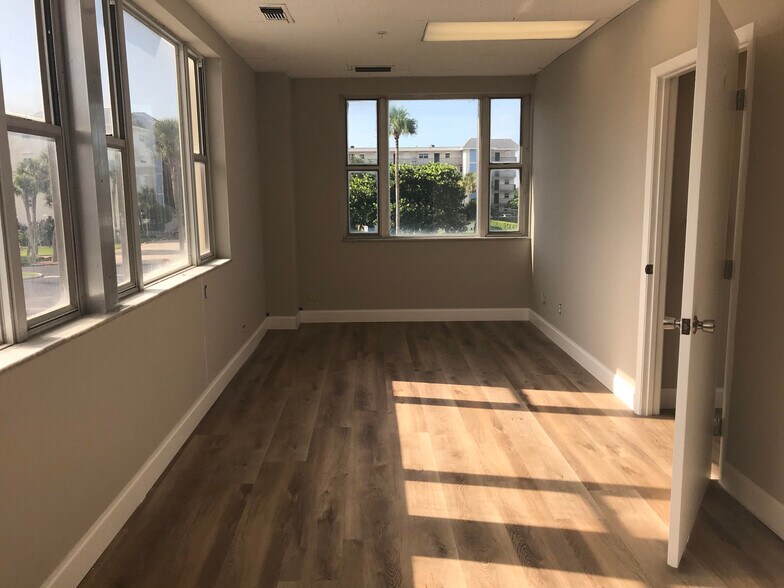 More Photos Of 1980 N Atlantic Ave, Cocoa Beach Medical For Sale