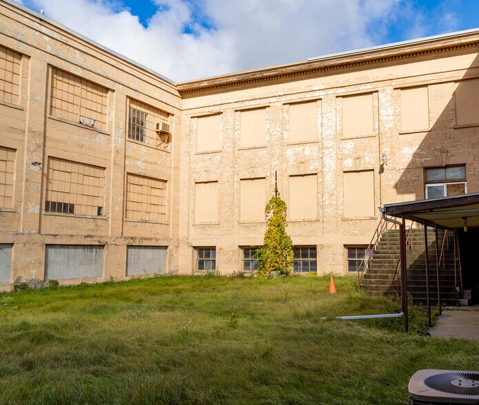 More Photos Of 1575 Lake St, Elmira Manufacturing For Lease