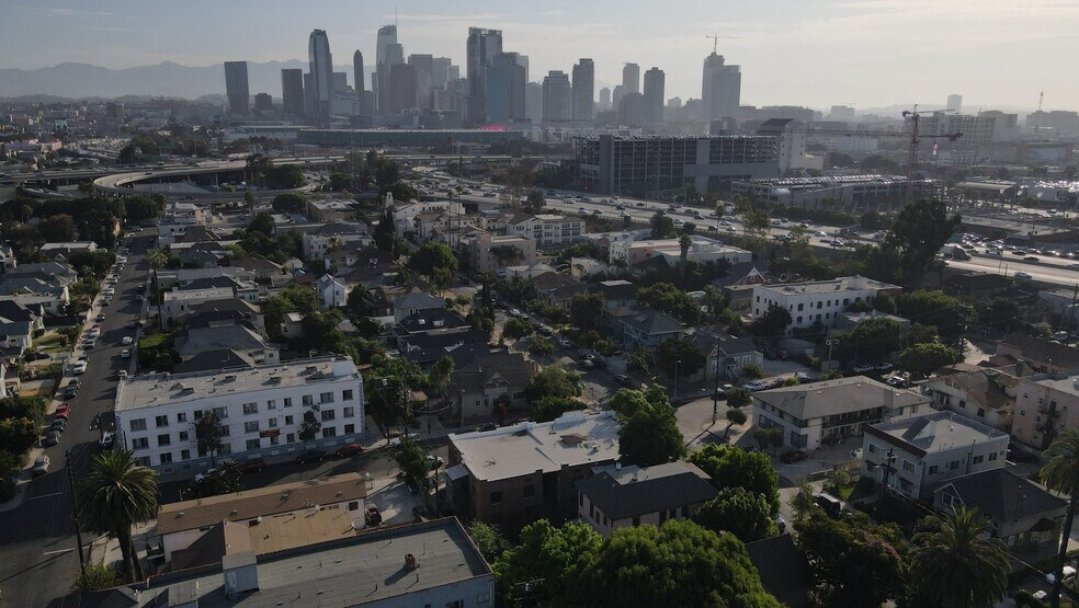 More Photos Of 2101 Bonsallo Ave, Los Angeles Apartments For Sale