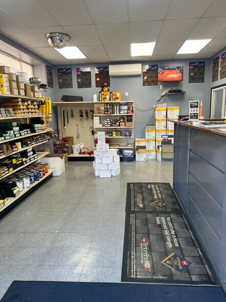 More Photos Of 4332-4342 Bronx Blvd, Bronx Warehouse For Lease